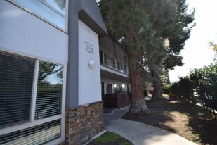 12142 Burbank Blvd in Los Angeles, CA - Building Photo