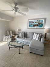 9200 Midnight Pass Rd, Unit 10 in Sarasota, FL - Building Photo - Building Photo