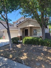 2141 Raymar Ct in Sacramento, CA - Building Photo - Building Photo