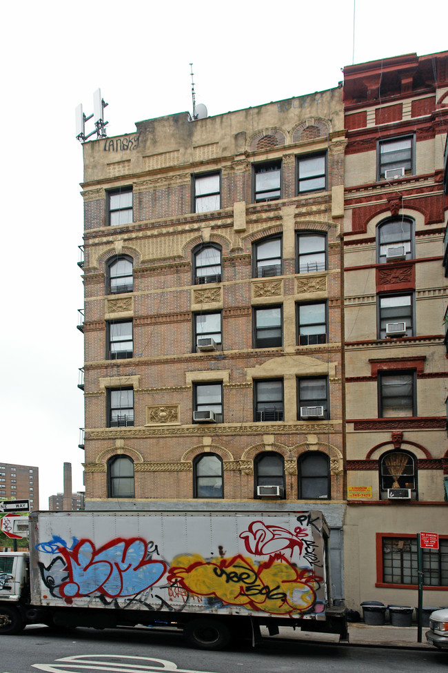 26 Jefferson St in New York, NY - Foto de edificio - Building Photo