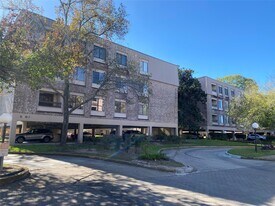 2207 S Braeswood Blvd in Houston, TX - Building Photo