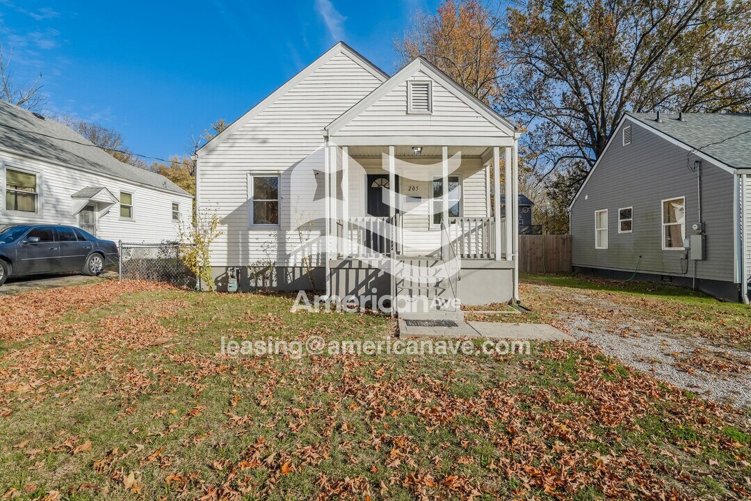 205 N 39th St in Louisville, KY - Building Photo