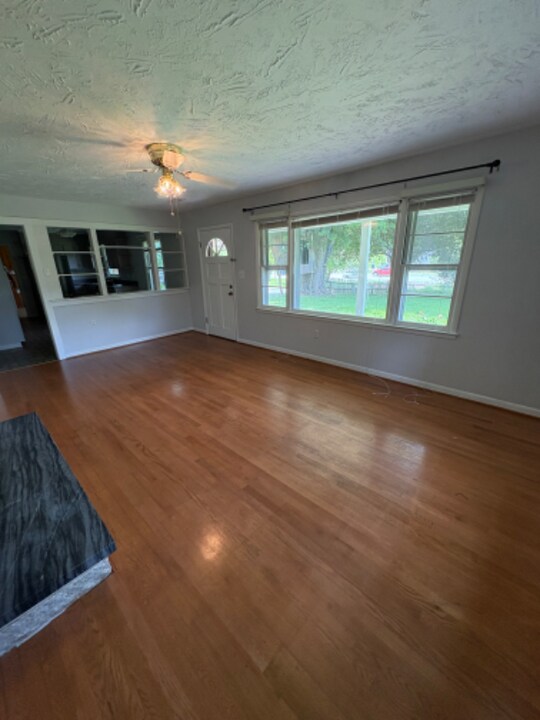 2541 Dellwood Rd in Waynesville, NC - Building Photo