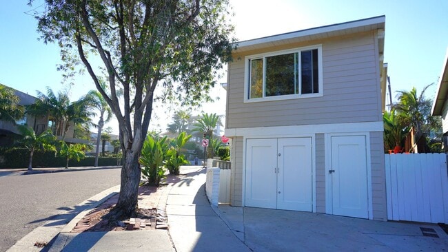 341 Neptune Ave in Encinitas, CA - Building Photo - Building Photo