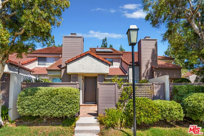 property at 1017 Via Colinas