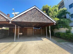 2 Mariners Cv N in New Orleans, LA - Building Photo - Building Photo