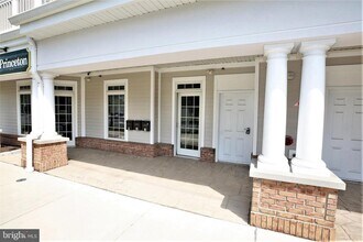 11 Cranbury Rd in West Windsor Township, NJ - Building Photo - Building Photo