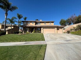 1163 Via Vista Dr in Riverside, CA - Building Photo