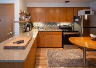 2802 Arbor Dr, Unit Three in Madison, WI - Foto de edificio - Building Photo