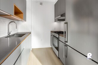 2401 Third Ave-Unit -B.0303 in Bronx, NY - Building Photo - Building Photo