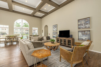 Bee Creek Apartment Homes in Branson, MO - Building Photo - Interior Photo