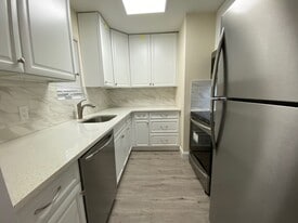 Krystie Manor (55+ Community) in Amityville, NY - Building Photo