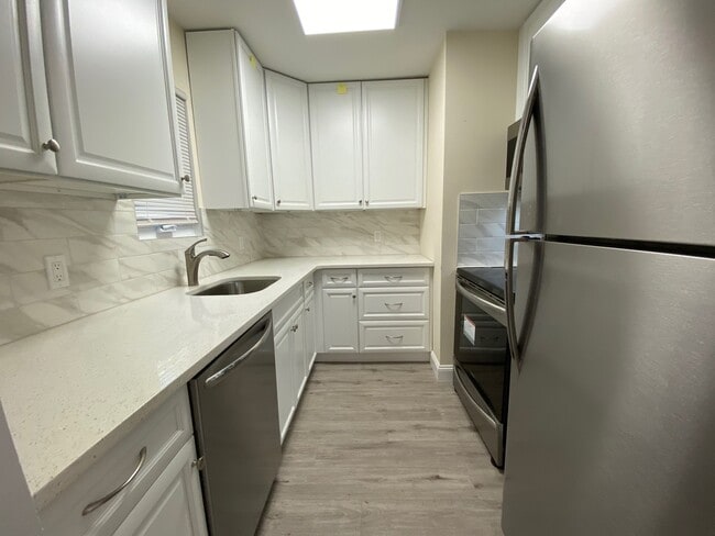 Krystie Manor (55+ Community) in Amityville, NY - Building Photo - Building Photo