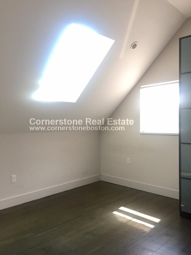 24 Washburn St, Unit 3 in Boston, MA - Building Photo - Building Photo