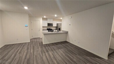 4850 Orchid Rdg Ave, Unit K307 in Las Vegas, NV - Building Photo - Building Photo