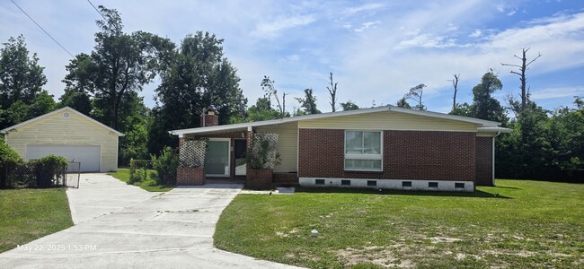 property at 4 Sewanee Cir