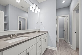 15348 Jessica St in Parkville, MO - Building Photo - Building Photo