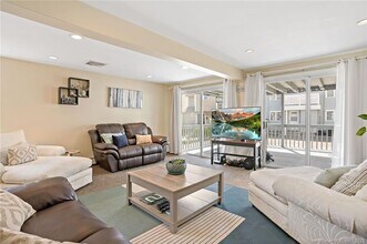 210 Broadway in Milford, CT - Building Photo - Building Photo