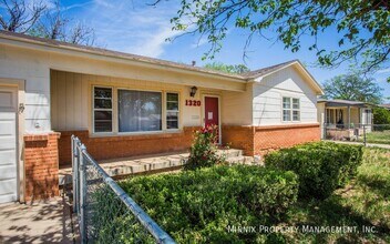1320 60th St in Lubbock, TX - Building Photo - Building Photo