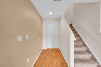 7994 S Kalispell Way in Englewood, CO - Building Photo - Building Photo
