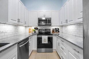 1106 Hyacinth Pl in Wellington, FL - Building Photo