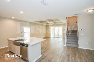 2721 Copperwood Ave in Orange Park, FL - Foto de edificio - Building Photo