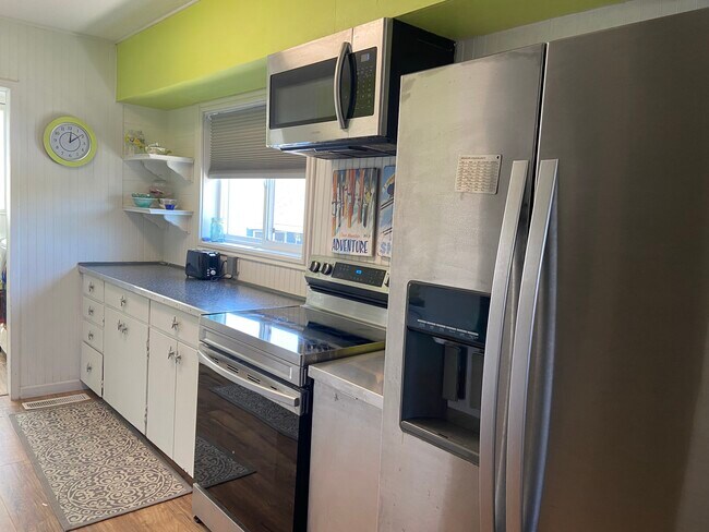 717 10th Ave in Seaside, OR - Building Photo - Building Photo