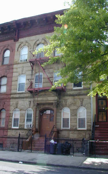 430 Halsey St in Brooklyn, NY - Building Photo