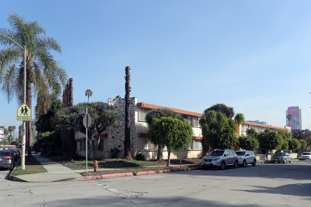 7th Street Apartments in Los Angeles, CA - Building Photo