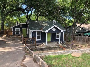 3502 E 12th St in Austin, TX - Building Photo - Building Photo