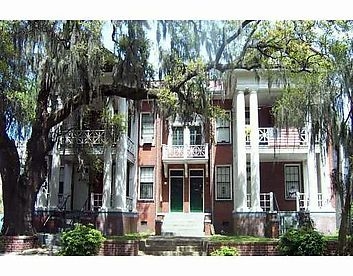 16-20 E 37th St in Savannah, GA - Foto de edificio - Building Photo