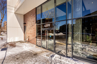 5501 De La Côte-Saint-Luc in Montréal, QC - Building Photo - Building Photo