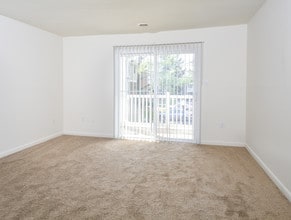 Glen Eagle Village Apartments in Newark, DE - Foto de edificio - Building Photo