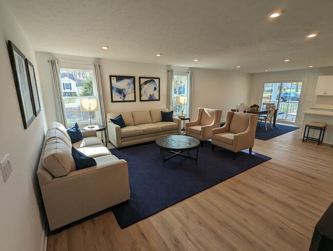 100 Eagle Cir in Amherst, OH - Building Photo - Building Photo