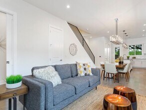 1111 Brookswood Ave in Austin, TX - Building Photo - Building Photo