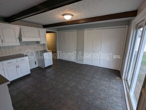 3806 S Hogan Dr in Lorain, OH - Building Photo - Building Photo