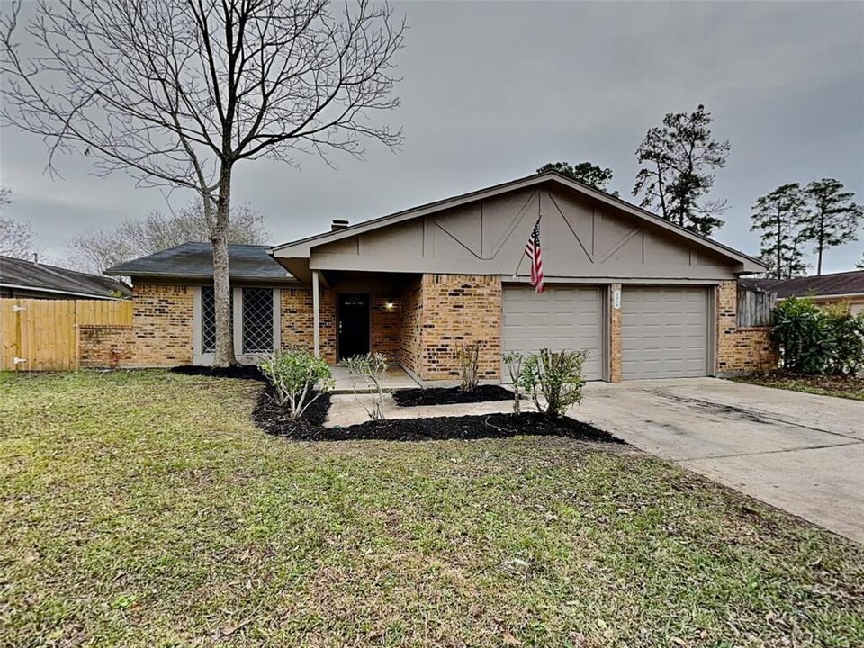 3814 Wintergreen Dr in Humble, TX - Building Photo