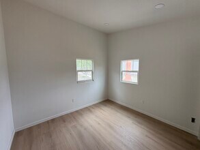 214 Kimble St, Unit B in Modesto, CA - Building Photo - Building Photo