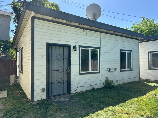 3024 Solons Alley in Sacramento, CA - Building Photo - Building Photo