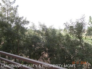 5655 E Sahara Ave-Unit -UNIT 2026 in Las Vegas, NV - Foto de edificio - Building Photo