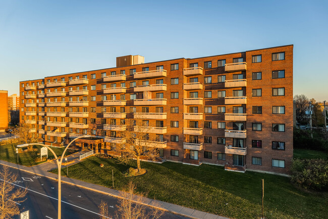 Tour Thimens in St. Laurent, QC - Building Photo - Building Photo