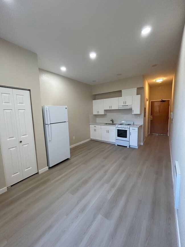 property at 1012 Grant Ave