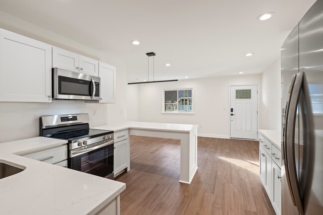 property at 1309 Hudson Ave