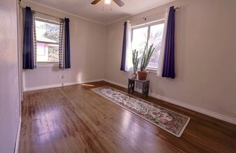 10465 Ferguson Rd in Dallas, TX - Building Photo - Building Photo