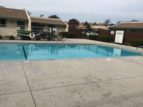 201 Woodrow Ave in Modesto, CA - Building Photo - Building Photo