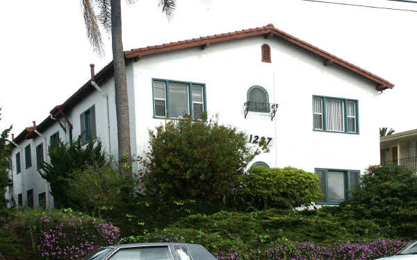 1237 E Santa Clara St in Ventura, CA - Building Photo - Building Photo