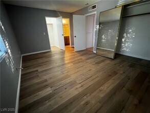 301 Brookside Ln in Las Vegas, NV - Building Photo - Building Photo