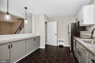 8 Kennedy St in Alexandria, VA - Building Photo - Building Photo