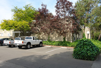 Monterey Garden Apartments in Rohnert Park, CA - Building Photo - Building Photo