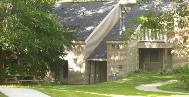 Centerville Court Apartments